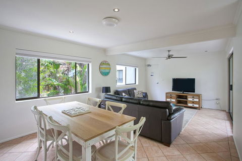 'Pandanus Cove' Apartment 5 - Holiday Sunshine Coast 0