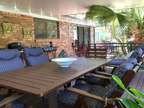 'Sandy Palms' 28 Moorooba Cr - Beautiful Home With Wifi, Air-con And Boat Parking - Sunshine Coast Tourism 2