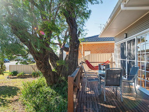 'The Croft' 11 Boulder Bay Rd - Cosy Beach House With Aircon & Only 270m To The Beach - Sunshine Coast Tourism 1