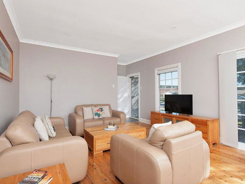 'The Croft' 11 Boulder Bay Rd - Cosy Beach House With Aircon & Only 270m To The Beach - Sunshine Coast Tourism 2