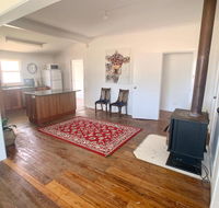 'The Wattles' - True Country Escape Near Wineries - Borenore - Holiday Sunshine Coast
