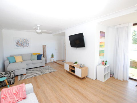 'Time And Tide' 1 - Ground Floor With Water Views - Holiday Sunshine Coast 1