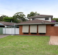 'Willows At The Bay' 111 Horace St - Large House with Aircon WIFI and Boat Parking. - Sunshine Coast Tourism