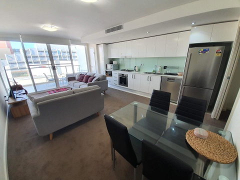 (just Listed) Bolton St 1br 350m Walk To Newcastle Beach +++ Wifi End Eand - Sunshine Coast Tourism 0