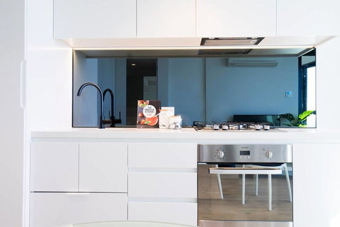 08, 1Bd 1Bth SkyCastle, Lvl 55 StunningView, FreeTram - Holiday Sunshine Coast 2