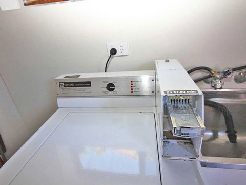 1 'Fiddlers Green' 62 Magnus Street - Ground Floor Unit Close To CBD - Sunshine Coast Tourism 3