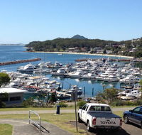 1 'Laman Lodge' 15 Laman Street - stunning air conditioned unit with water views and WIFI