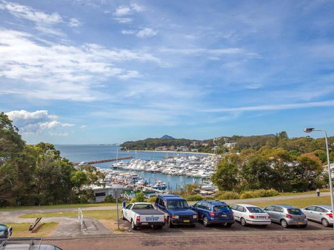 1 'Laman Lodge', 15 Laman Street - Stunning Air Conditioned Unit With Water Views And WIFI - Sunshine Coast Tourism 2