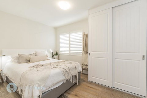 1 Bdrm Manly Beachside Apt With Parking - Holiday Sunshine Coast 2