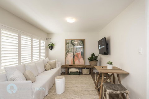 1 Bdrm Manly Beachside Apt With Parking - Holiday Sunshine Coast 3