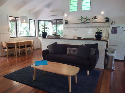 1 Bedroom Home Surrounded By Nature - Sunshine Coast Tourism 1