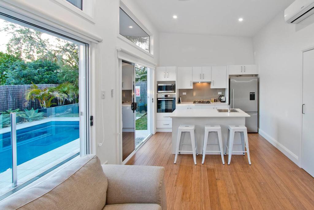 North Curl Curl NSW Holiday Sunshine Coast