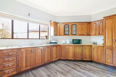 1 Private Double & 1 King Single Room - 2beds In Berala 1 Minute From Train Station - SHAREHOUSE - Holiday Sunshine Coast 1