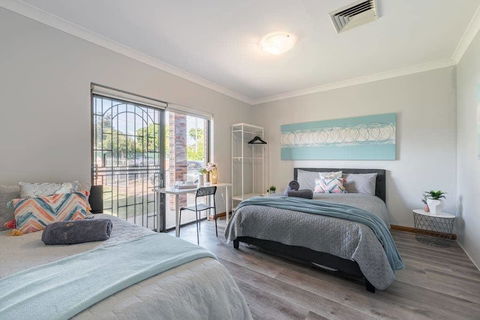 1 Private Double & 1 King Single Room - 2beds In Berala 1 Minute From Train Station - SHAREHOUSE - Holiday Sunshine Coast 0
