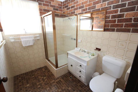 1/2 Brunswick Avenue - Sunshine Coast Tourism 3