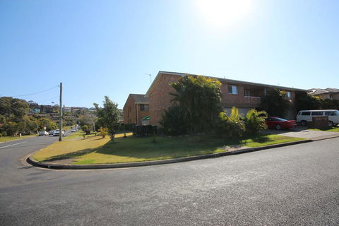 1/2 Brunswick Avenue - Sunshine Coast Tourism 0