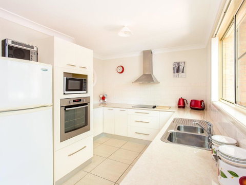 1/4 Huntly Close - Sunshine Coast Tourism 1