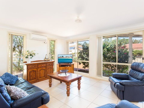 1/4 Huntly Close - Sunshine Coast Tourism 2