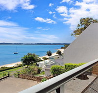 10 'Kiah' 53 Victoria Parade - Waterfront Views AIRCON and Close to the Marina. - Sunshine Coast Tourism