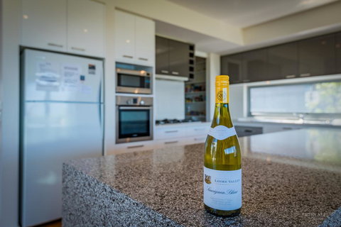 10 Sands Bvd - Sunshine Coast Tourism 2