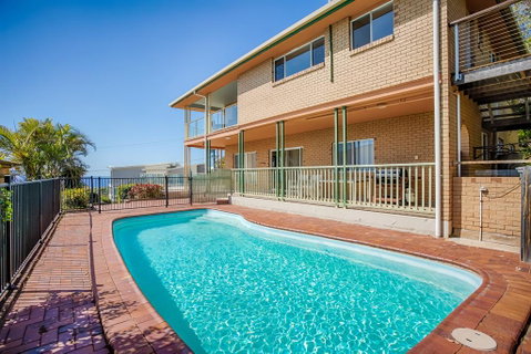 100 Cooloola Drive - Sunshine Coast Tourism 1