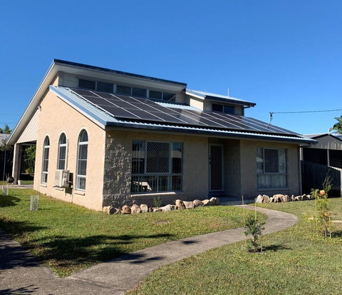 11 Anchovy Street - Tin Can Bay Summer Haven Coastal Retreat - Holiday Sunshine Coast 2