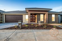 Book Clyde Accommodation Vacations Sunshine Coast Tourism Sunshine Coast Tourism