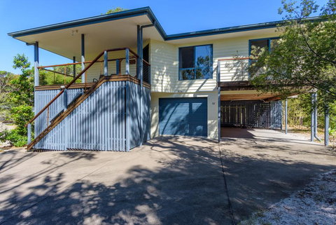 12 Ibis Court - Highset Beach House With Natural Bushland Gardens And Covered Decks - Sunshine Coast Tourism 1