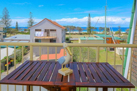 12 Kingsway Ocean View - Holiday Sunshine Coast 0