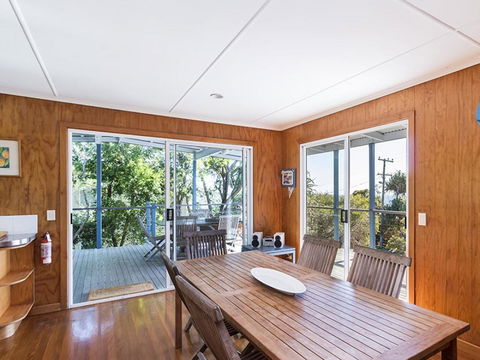 12 Yarrong Road - Holiday Sunshine Coast 2