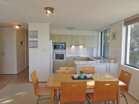 13 'Harbourside', 3-7 Soldiers Point Road - Fantastic Waterfront Unit - Sunshine Coast Tourism 2