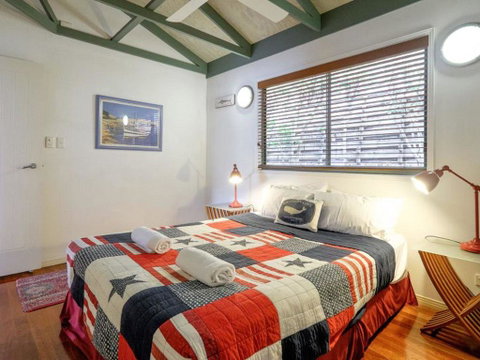 13 Pt Lookout Beach Resort - Sunshine Coast Tourism 3