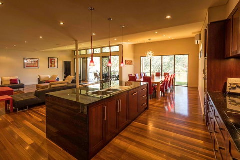 141 Providence Drive, Bowhill - Holiday Sunshine Coast 2