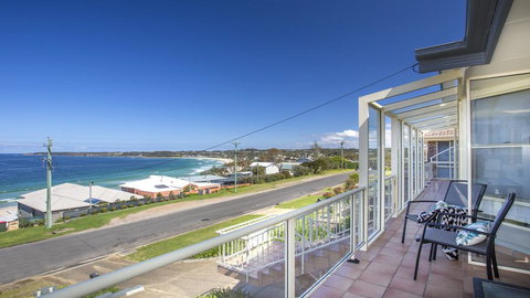 143 Mitchell Pde - Magnificent Outlook - Sunshine Coast Tourism 0