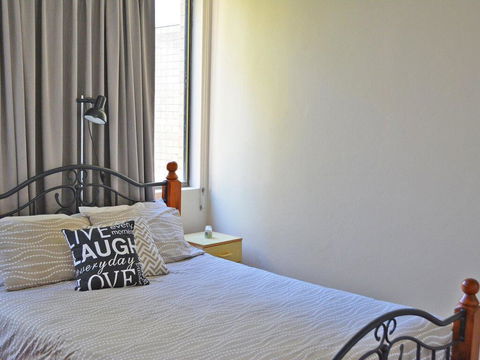 15 'Harbourside' 3-7 Soldiers Point Road - Right On The Waterfront - Sunshine Coast Tourism 2