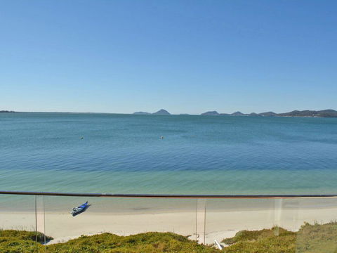 15 'Harbourside' 3-7 Soldiers Point Road - Right On The Waterfront - Sunshine Coast Tourism 0