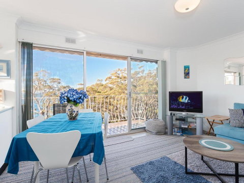15 'Thurlow Lodge', 6 Thurlow Avenue - Fantastic Unit With Water Views & Pool In Complex - Sunshine Coast Tourism 3