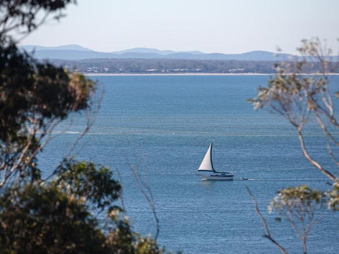 15 'Thurlow Lodge', 6 Thurlow Avenue - Fantastic Unit With Water Views & Pool In Complex - Sunshine Coast Tourism 2
