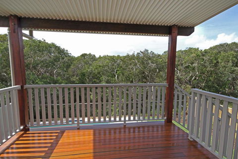 15 Wave Crescent Mount Coolum - Pet Friendly, WIFI, Foxtel, Linen Included - Sunshine Coast Tourism 3