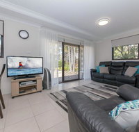 16 'Carindale' 19-23 Dowling St - Ground floor Foxtel Pool and Tennis Court - Sunshine Coast Tourism
