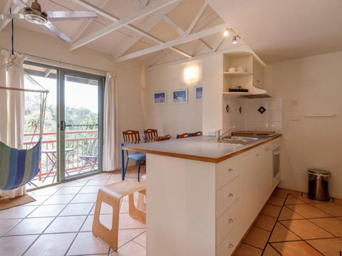 16 Pt Lookout Beach Resort - Sunshine Coast Tourism 1