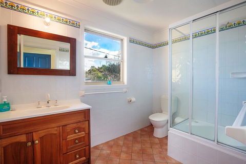 164 Mitchell Pde - Spectacular Views - Sunshine Coast Tourism 1