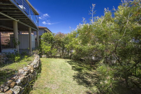 17 Canberra Crescent - Prestige Views At Burrill Lake - Holiday Sunshine Coast 2