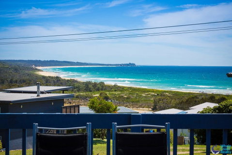 17 Dulling Street - Beach House - Sunshine Coast Tourism 0