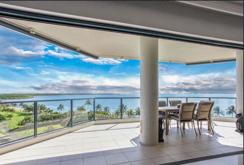 181 The Esplanade - Holiday Sunshine Coast 1