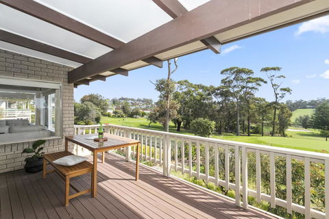 19 Buchan Street - Mollymooks Tee To Sea - Sunshine Coast Tourism 2