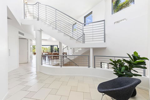 19 Ross Crescent - Holiday Sunshine Coast 3