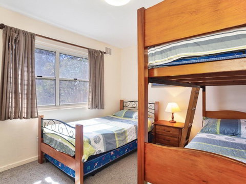 2 'Sunnie Belle' 3 Victoria Parade- Water Views Over Nelson Bay Foreshore - Sunshine Coast Tourism 3