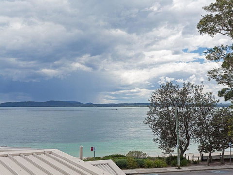 2 'Sunnie Belle' 3 Victoria Parade- Water Views Over Nelson Bay Foreshore - Sunshine Coast Tourism 0