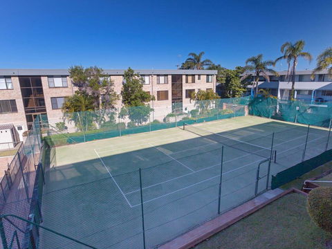 2 'The Dunes', 38 Marine Drive - Pool, Tennis Court And So Close To The Beach - Sunshine Coast Tourism 3